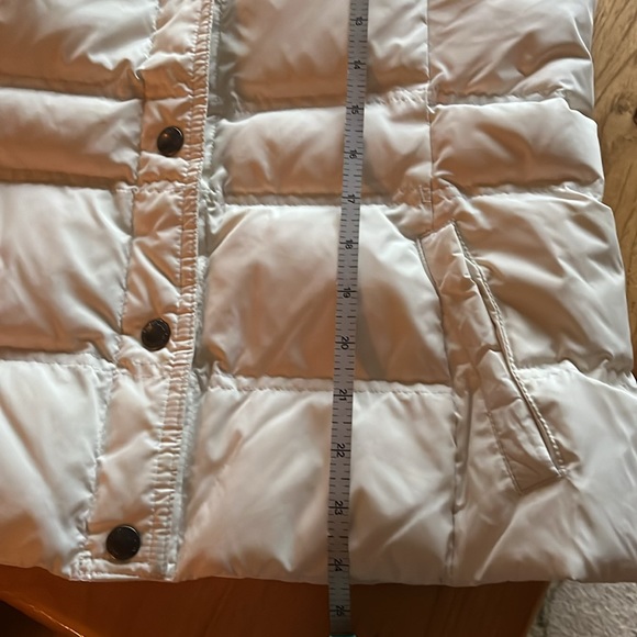 Lands End ivory colored puffy vest - Picture 6 of 6